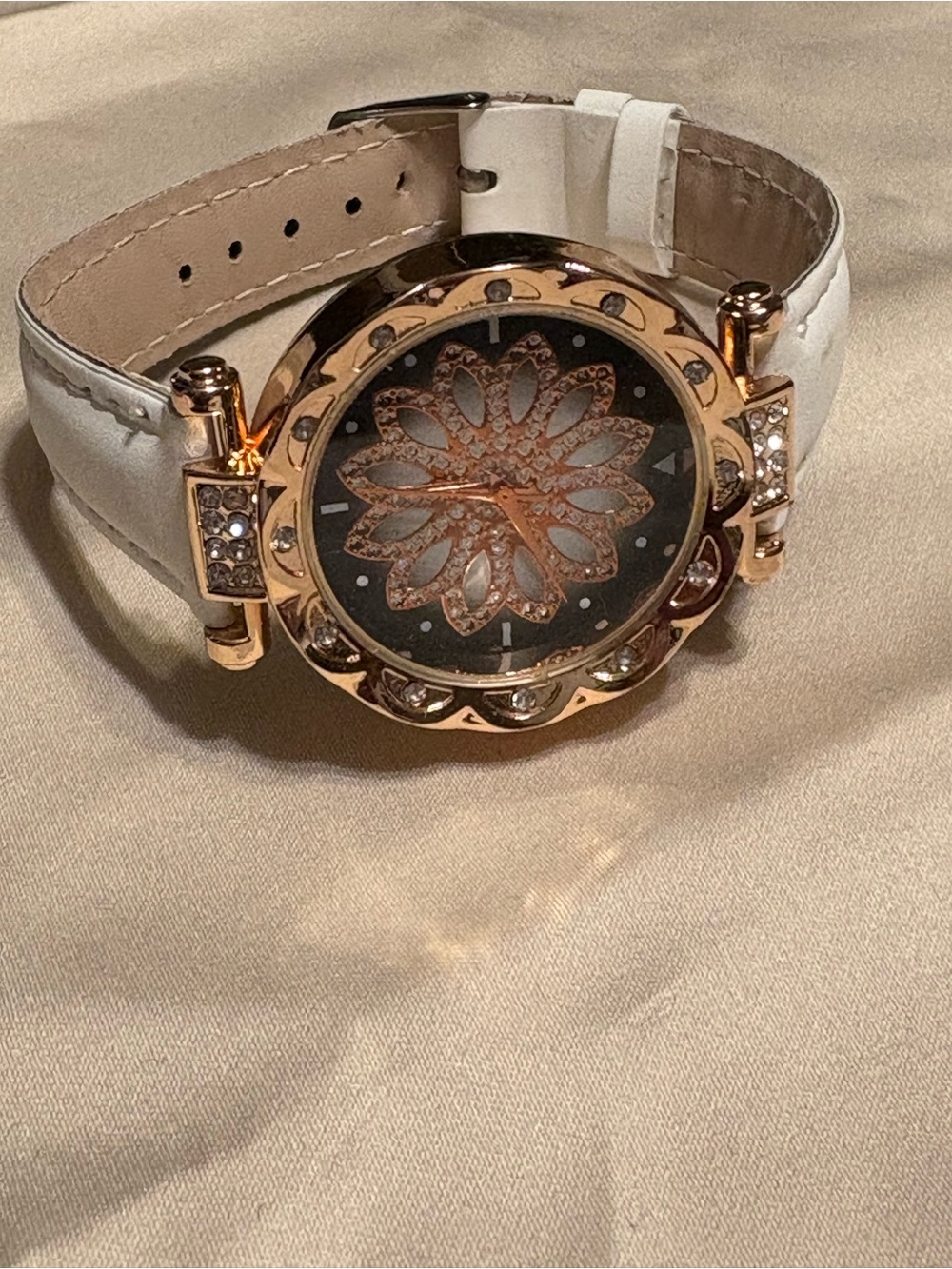Elegant Rose Gold and White Women's Watch with Crystal Floral Dial NIB - Picture 2 of 12